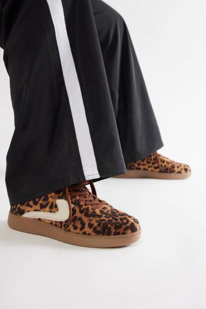 Zapatillas Doradas de Encaje Bajo - Image 18